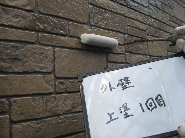 長久手市でサイディング外壁をクリアー塗装、透明塗料のため元のデザインを保持できます